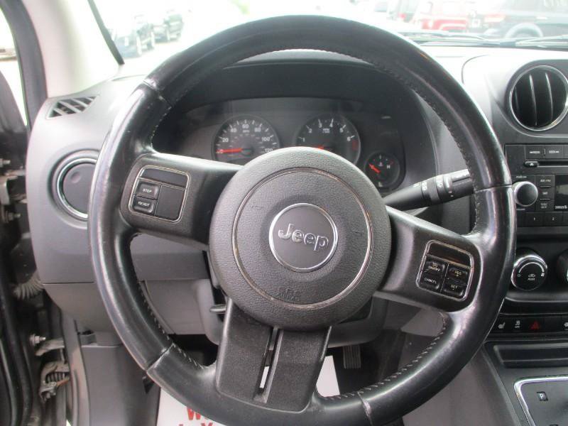 Used 2012 Jeep Compass Latitude FWD image 12