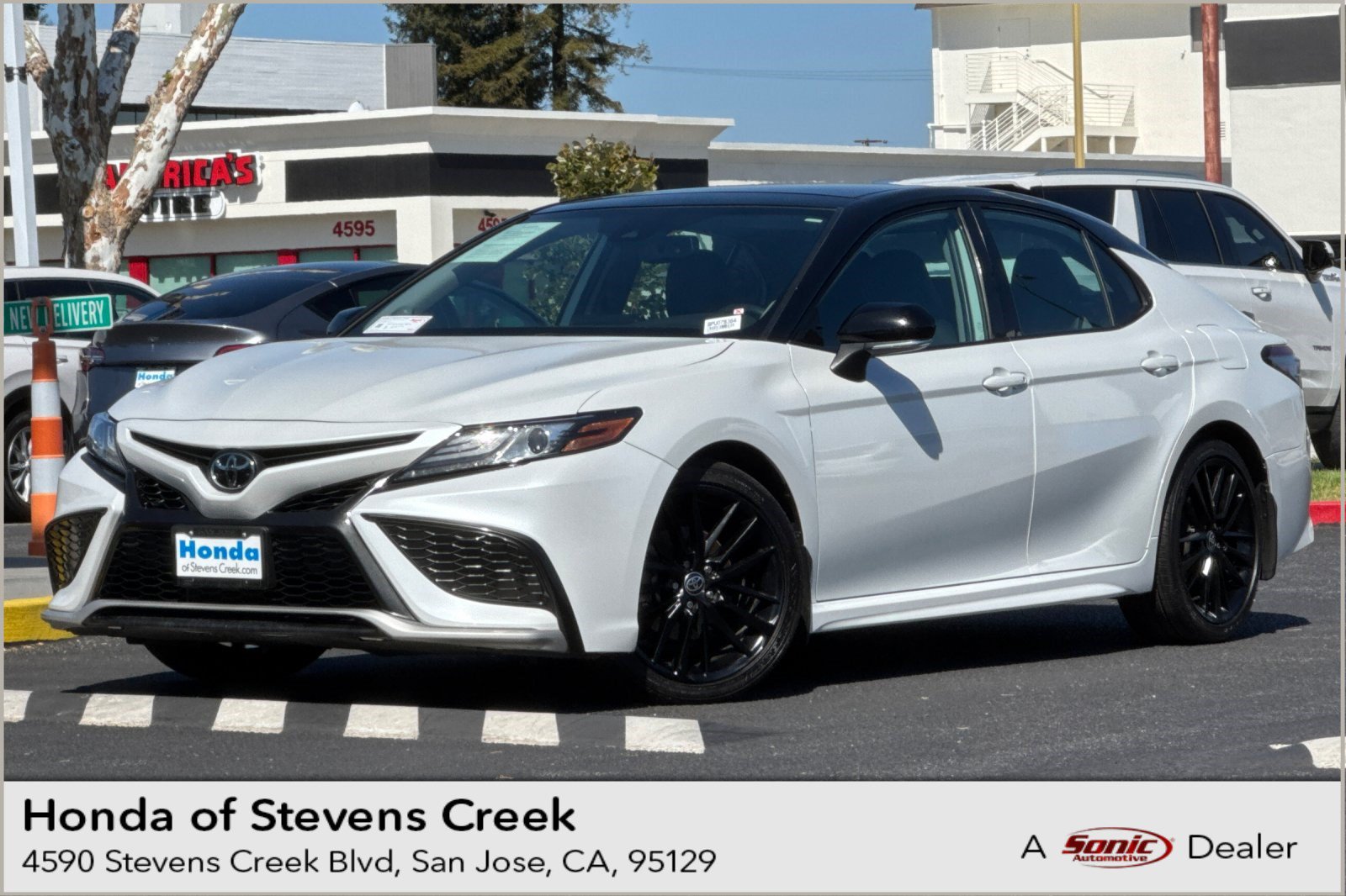 Used 2023 Toyota Camry XSE FWD image 1