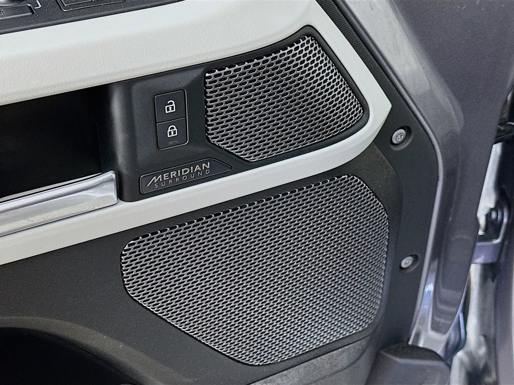 Used 2022 Land Rover Defender 110 X-Dynamic SE image 25