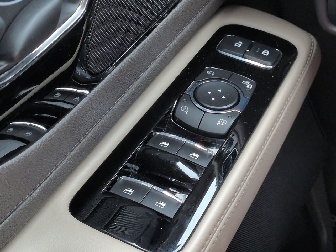 Certified 2023 Lincoln Aviator Reserve w/ Elements Package Plus image 25