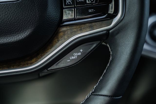 Used 2023 Jeep Grand Wagoneer 4WD w/ Flexible Seating Group image 35