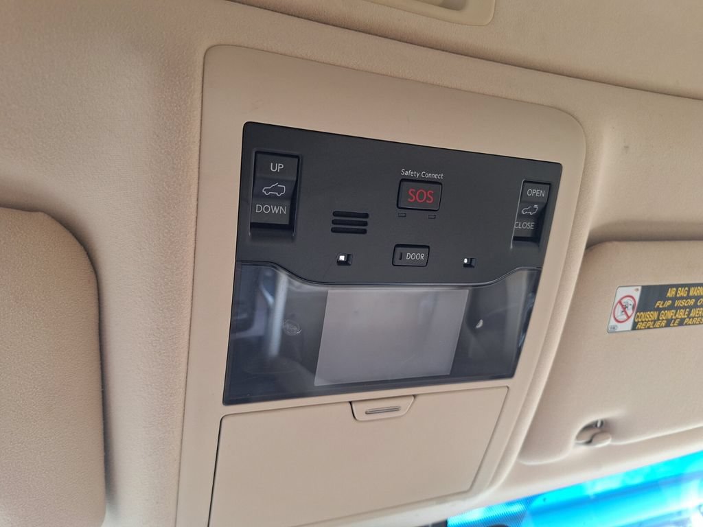 Used 2021 Lexus LX 570 4WD w/ Luxury Package image 19