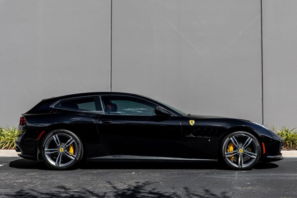 Used 2018 Ferrari GTC4Lusso AWD/4WD image 5