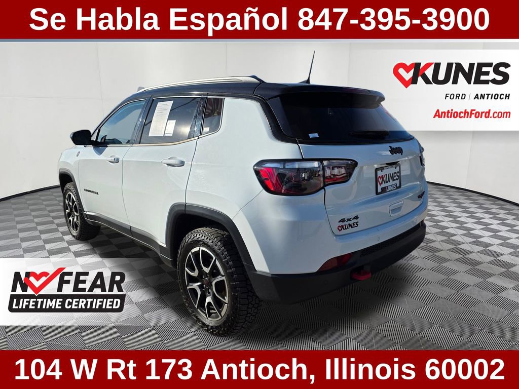 Used 2025 Jeep Compass Trailhawk AWD/4WD image 8