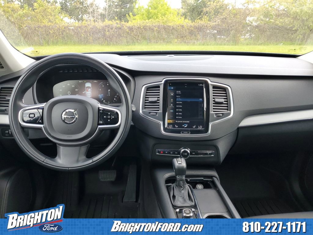 Used 2022 Volvo XC90 T5 Momentum w/ Climate Package AWD/4WD image 17