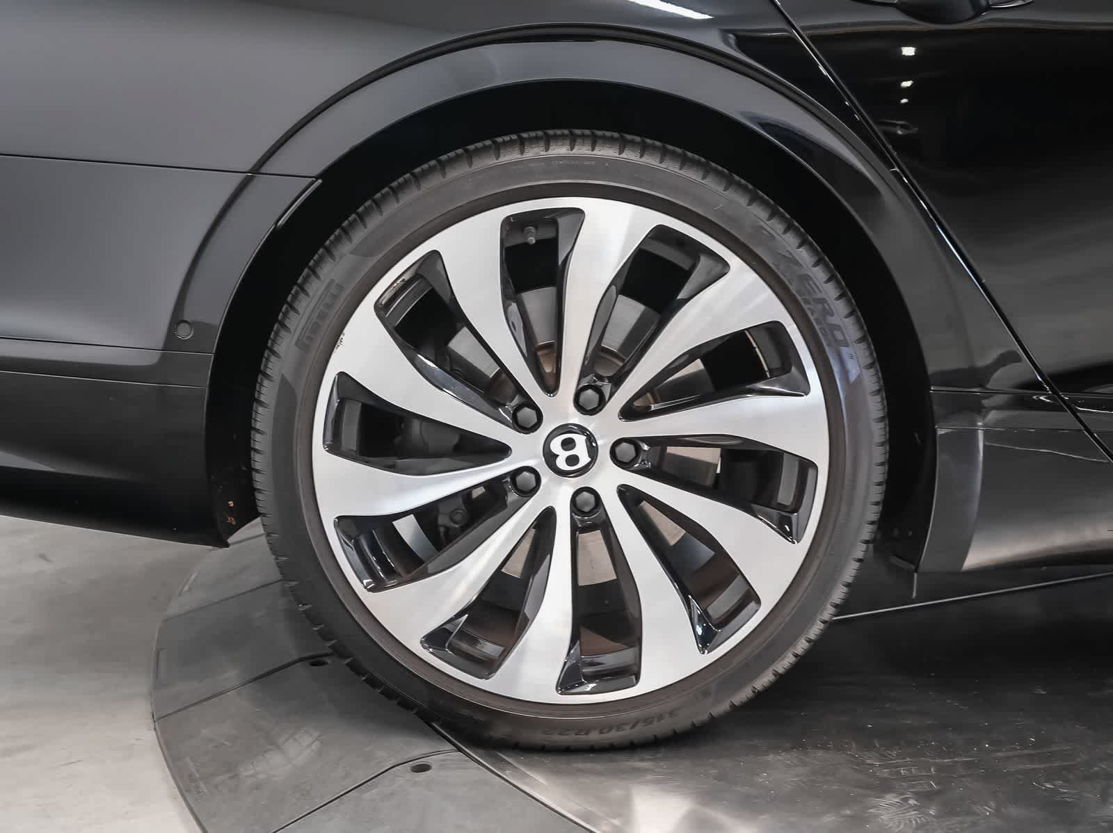 Used 2022 Bentley Flying Spur V8 AWD/4WD image 12