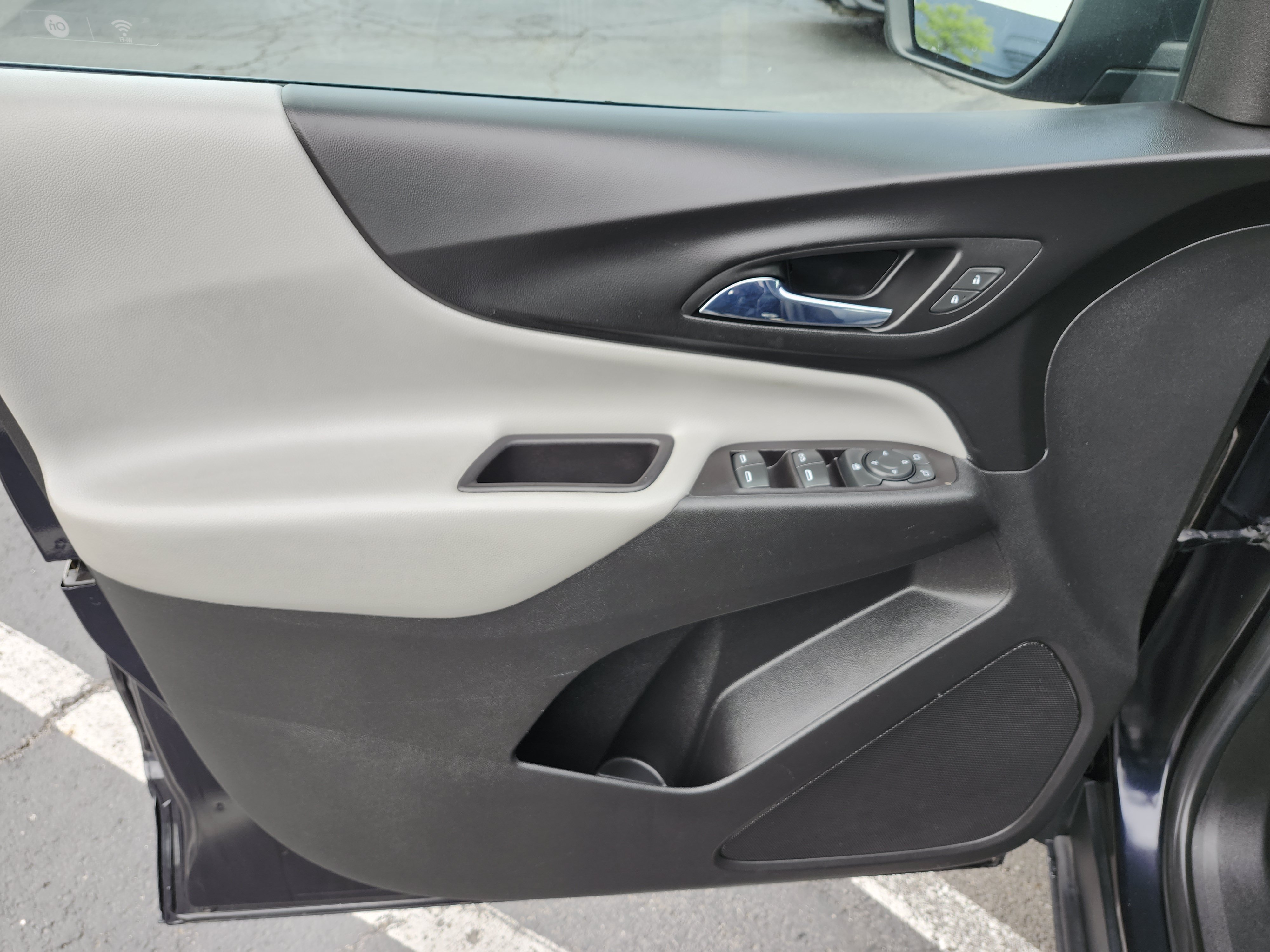 Used 2020 Chevrolet Equinox LS AWD/4WD image 26