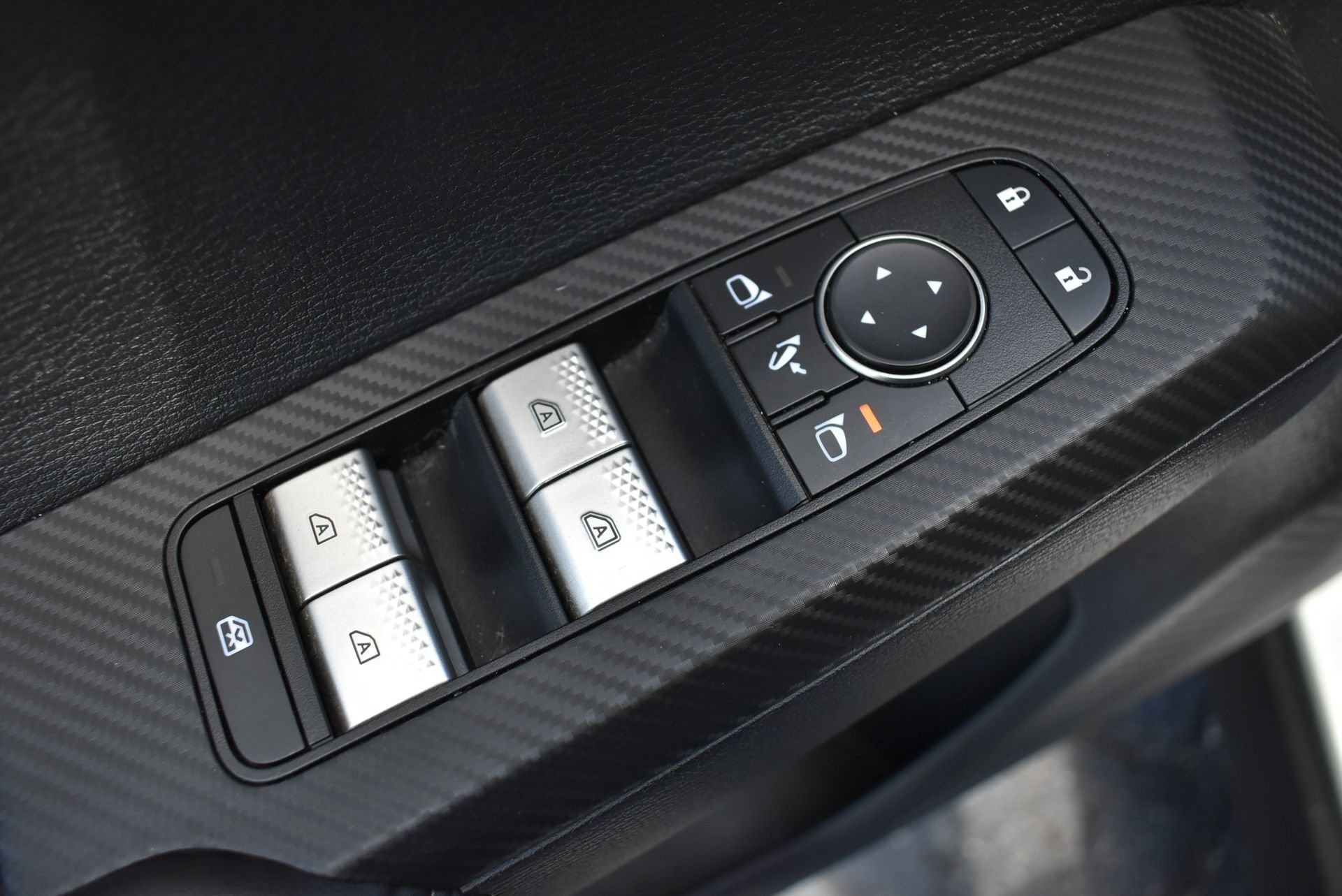 Used 2023 Mitsubishi Outlander SE AWD/4WD image 13