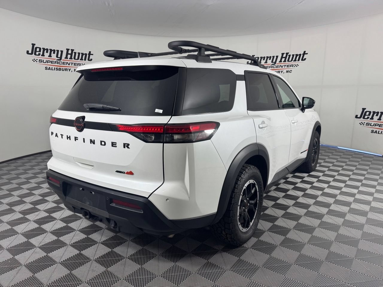 Used 2026 Nissan Pathfinder Rock Creek AWD/4WD image 6
