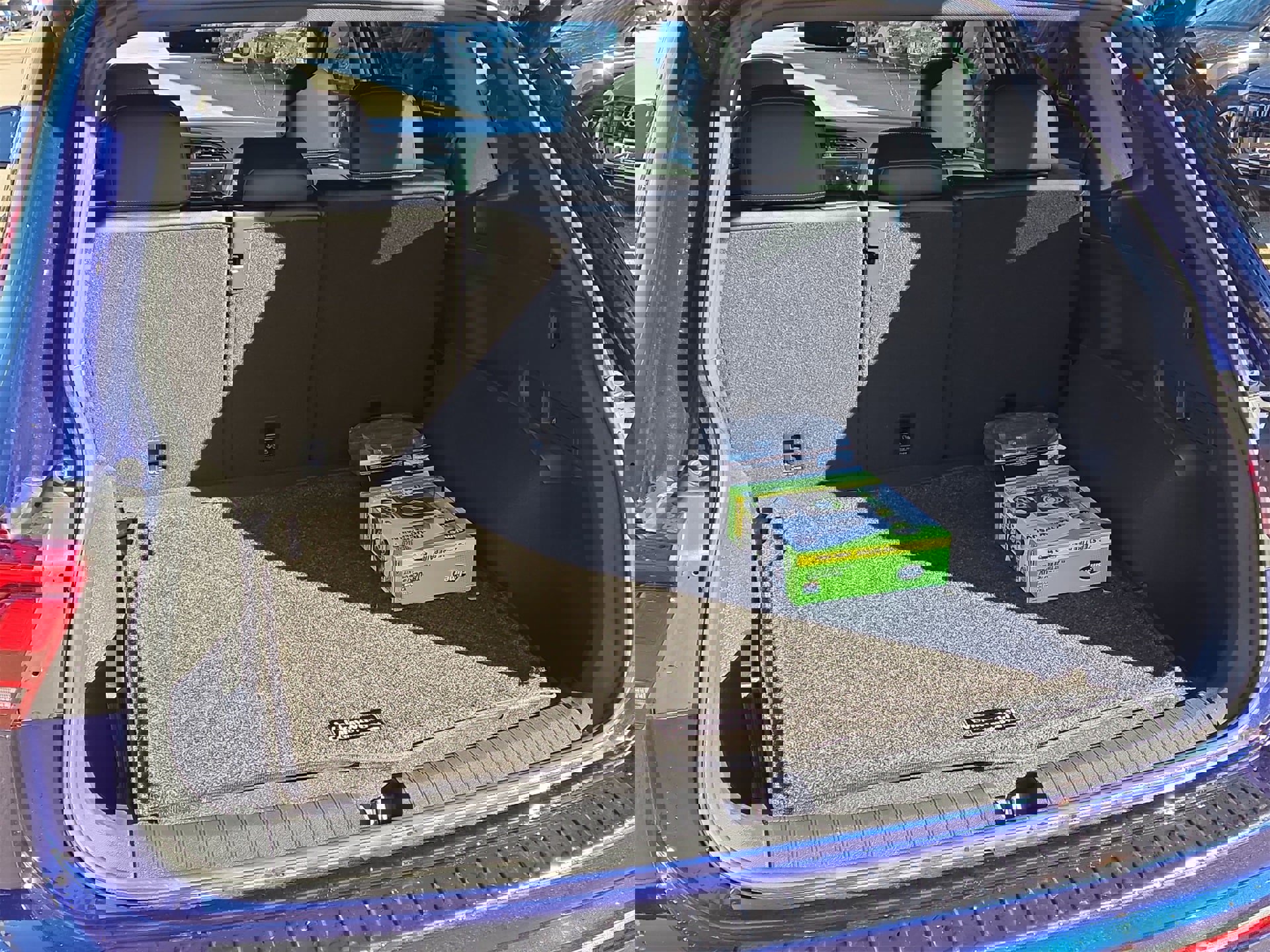 Used 2024 Volkswagen Tiguan SEL R-Line w/ MDO Package, Two-Row image 12