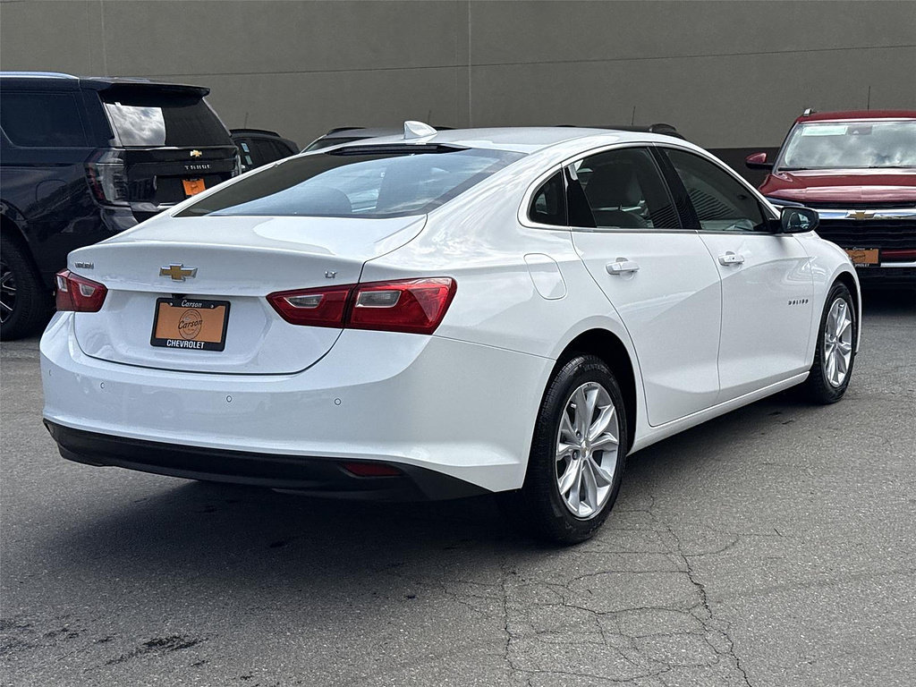 Used 2025 Chevrolet Malibu LT FWD image 3