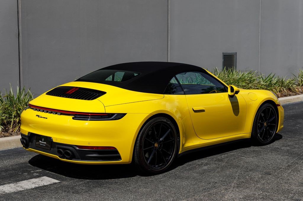 Used 2022 Porsche 911 Carrera RWD image 5