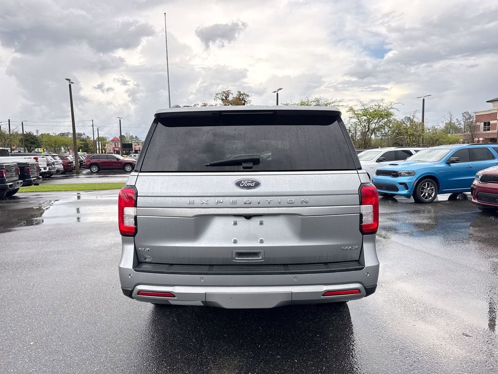 Used 2024 Ford Expedition Max XLT image 4