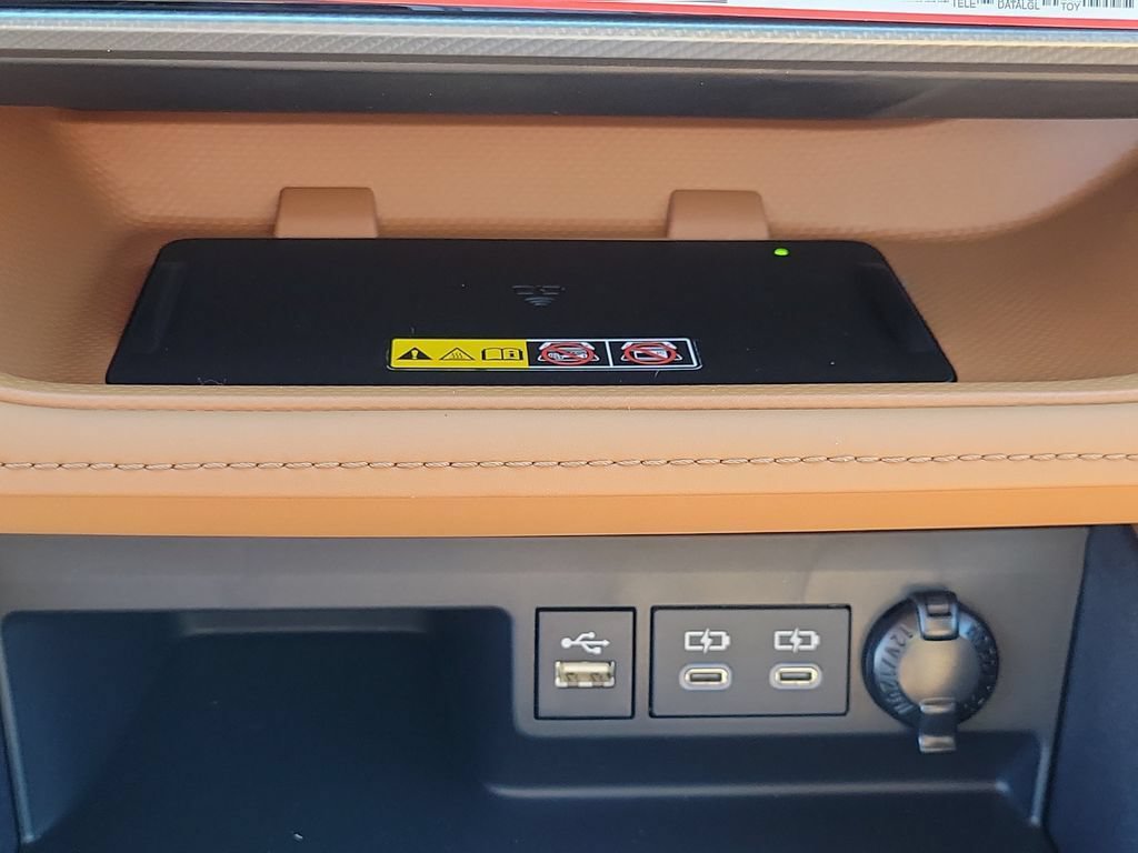 New 2026 Toyota Highlander AWD image 32