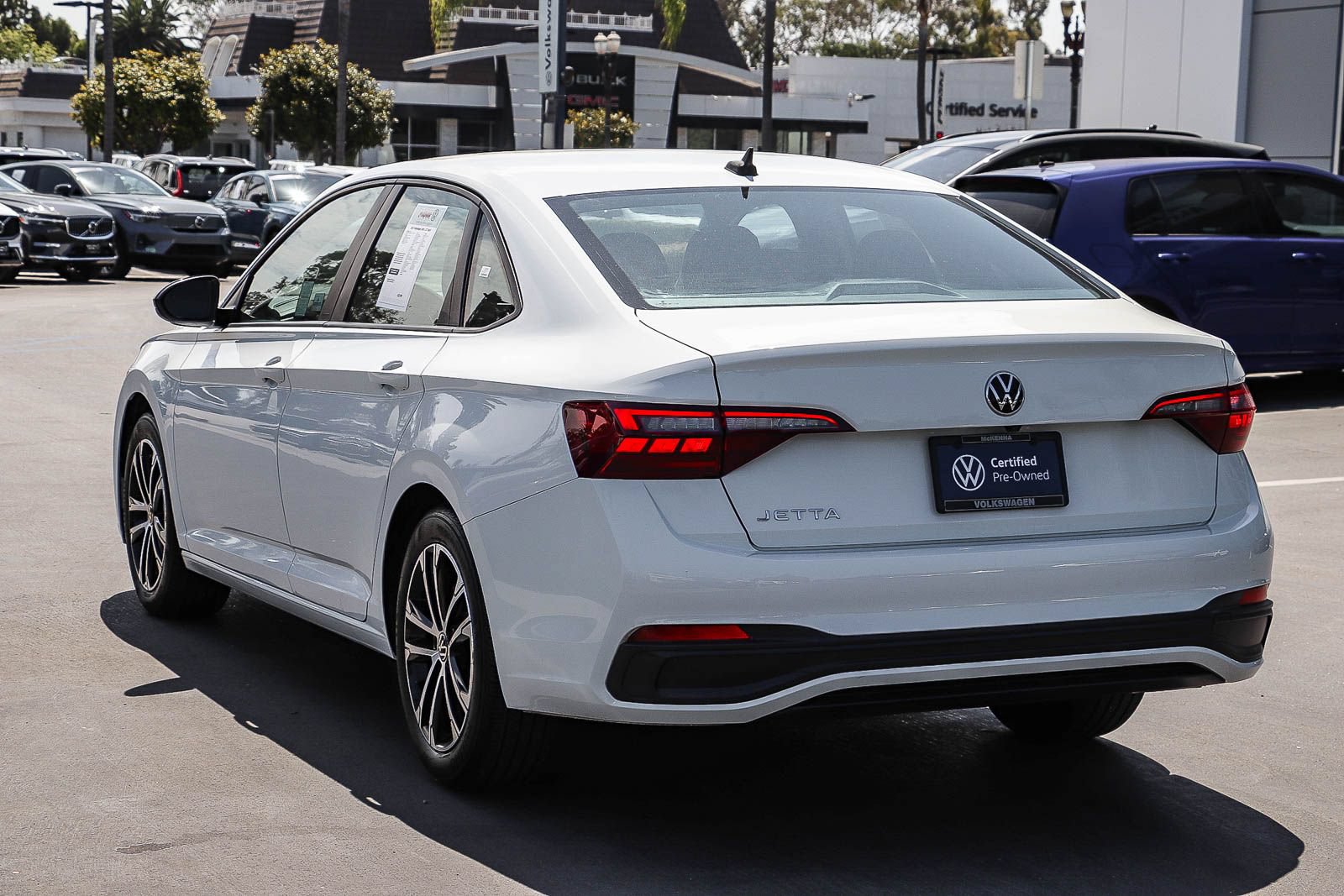 Used 2022 Volkswagen Jetta Sport FWD image 9