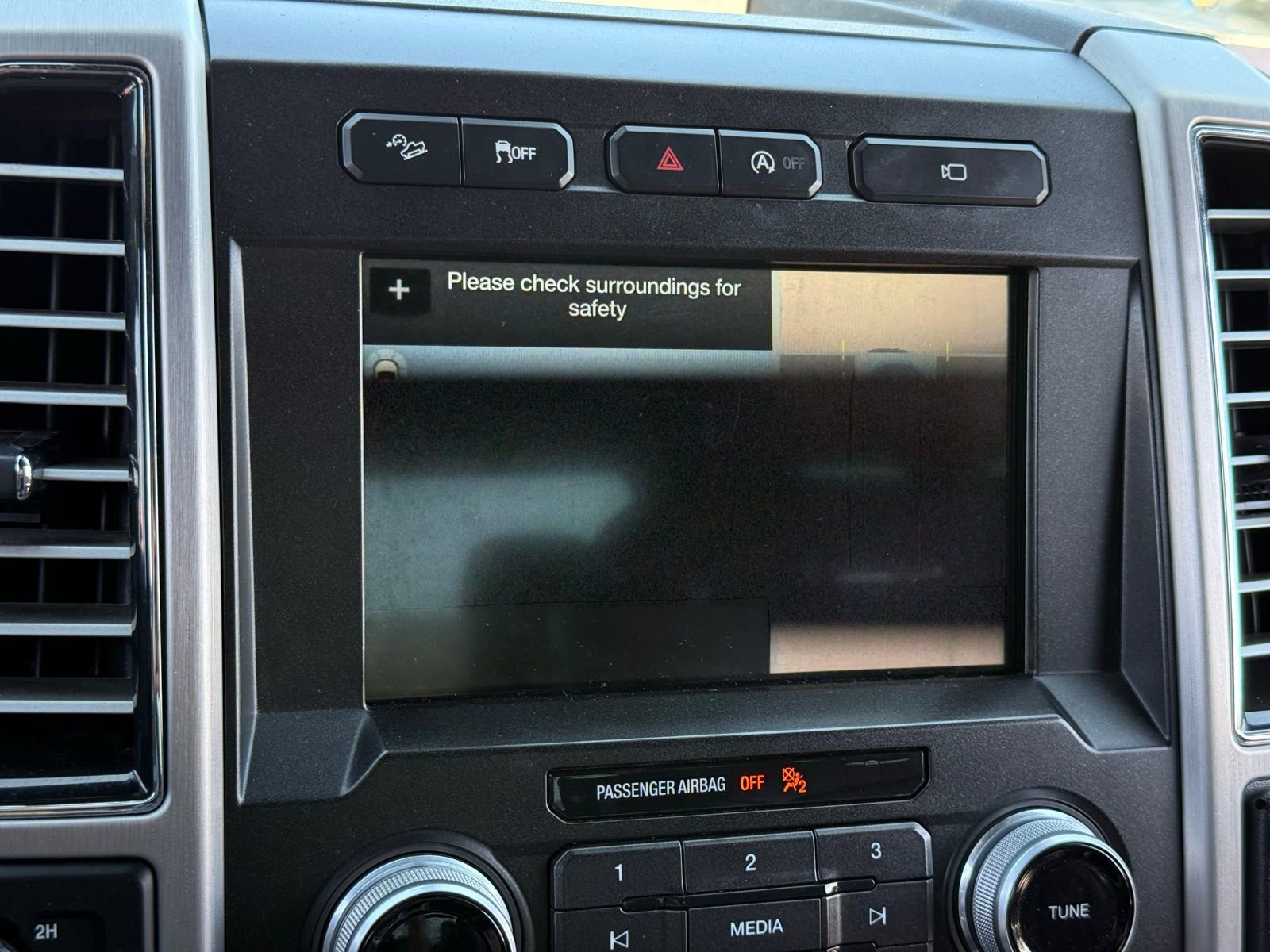 Used 2017 Ford F150 Platinum w/ Equipment Group 701A Luxury AWD/4WD image 25