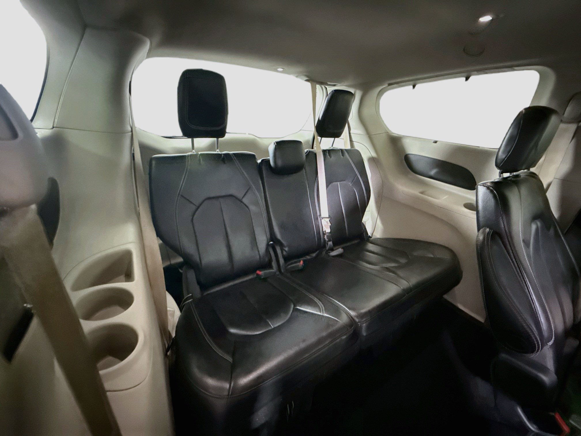 Used 2022 Chrysler Pacifica Touring-L FWD image 42