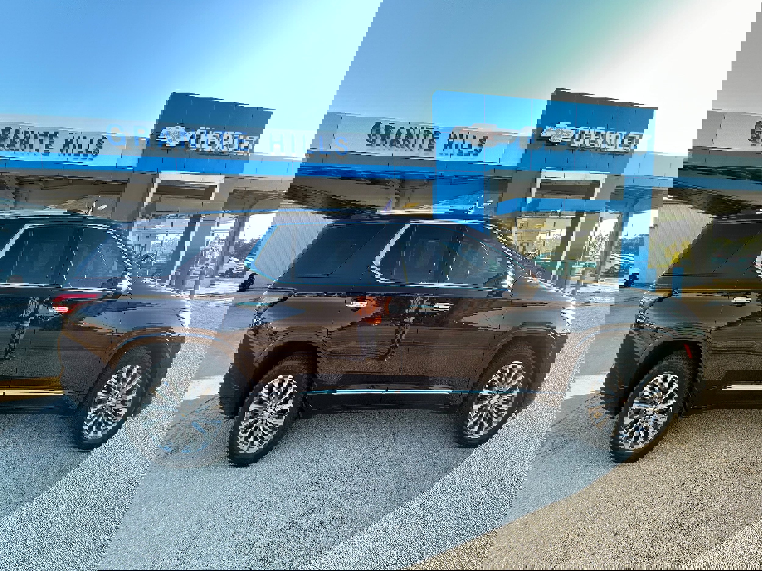 Used 2023 Chevrolet Traverse Premier image 8