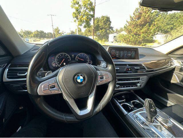 Used 2017 BMW 740i image 14