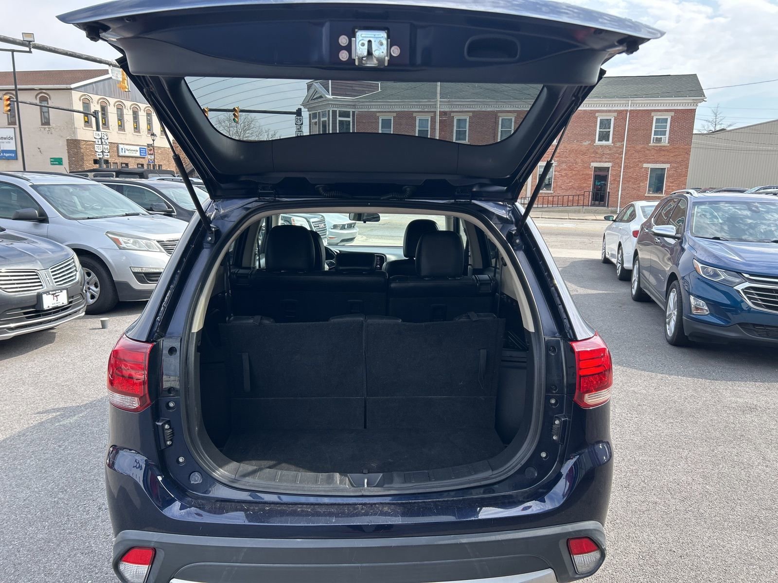 Used 2016 Mitsubishi Outlander SE image 5