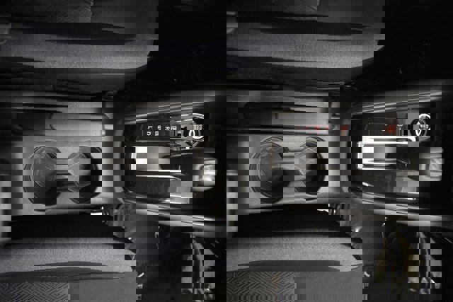 Used 2025 Nissan Versa SV image 29