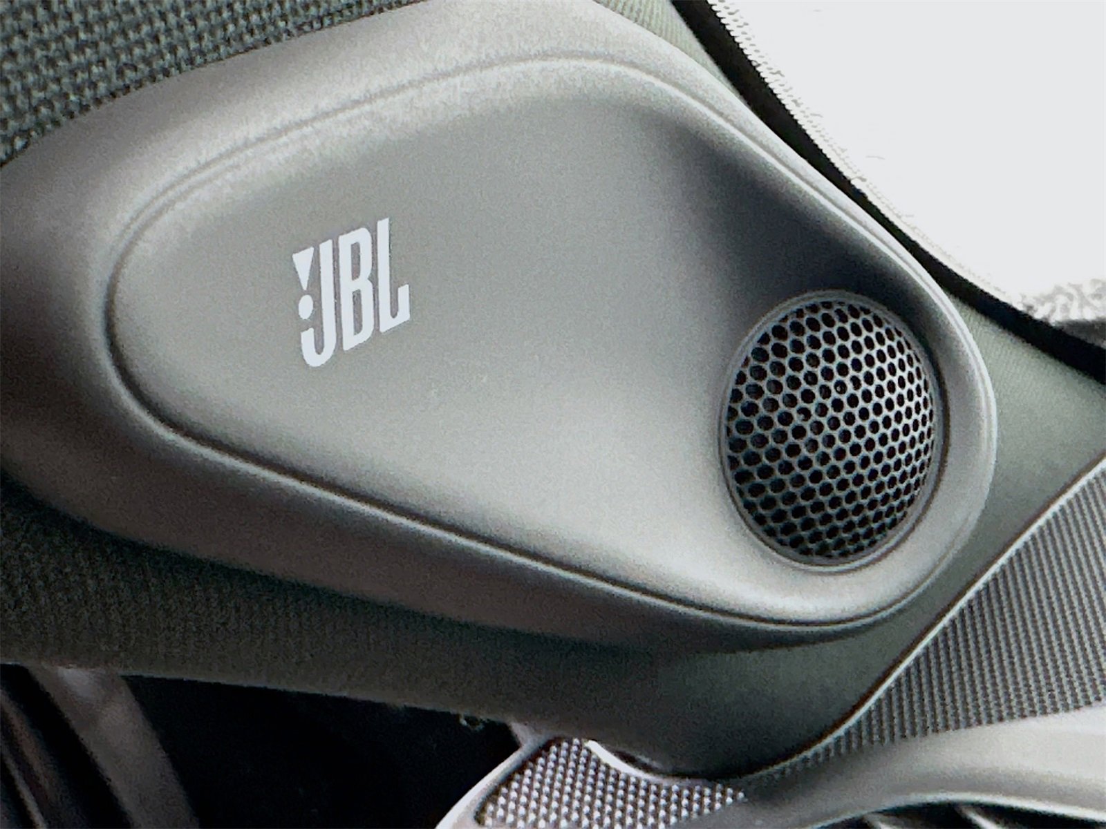 New 2025 Toyota Crown Signia Limited image 19