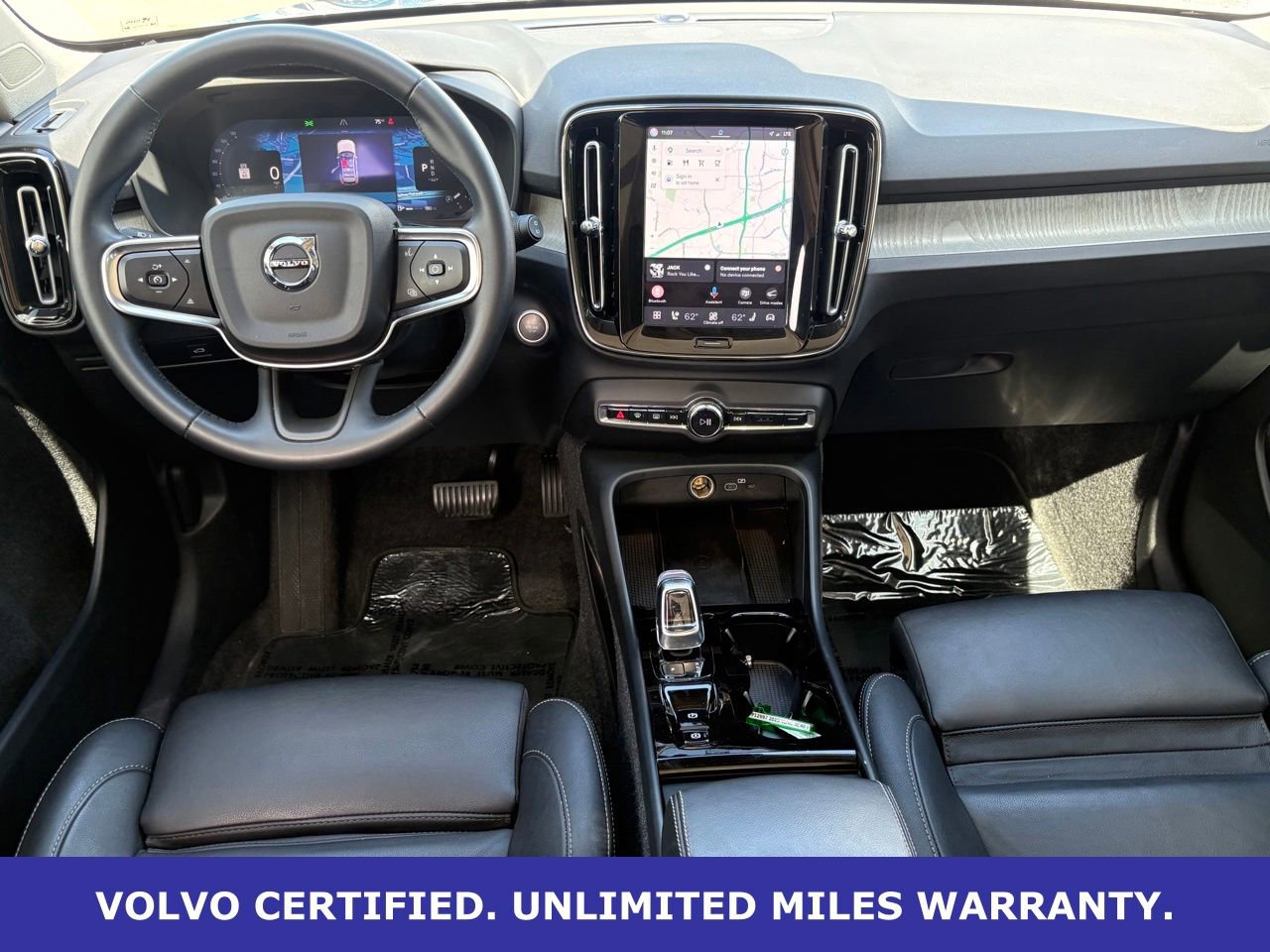 Certified 2025 Volvo XC40 B5 Plus AWD/4WD image 13