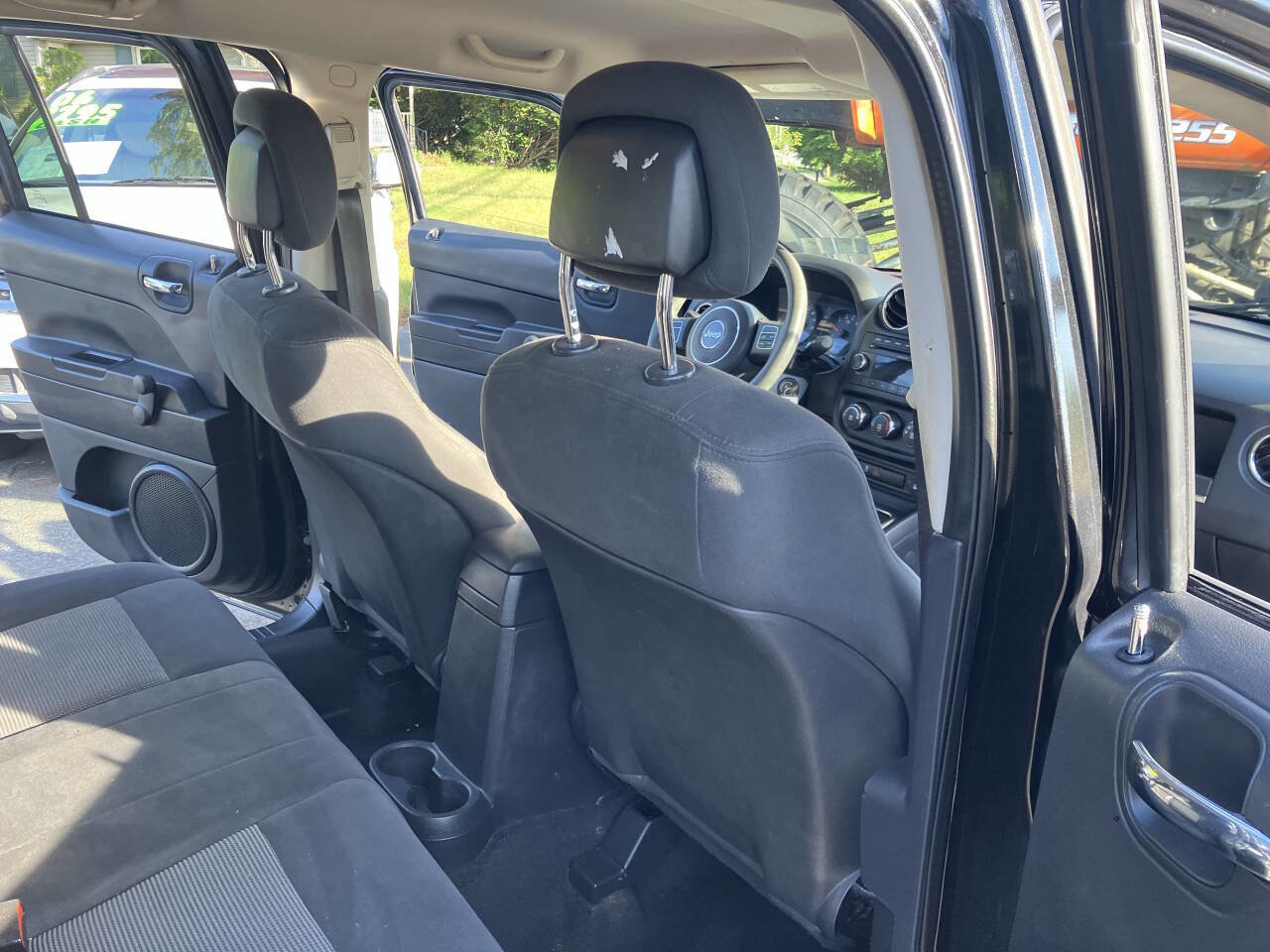 Used 2011 Jeep Patriot Sport w/ Tire & Wheel Group AWD/4WD image 30