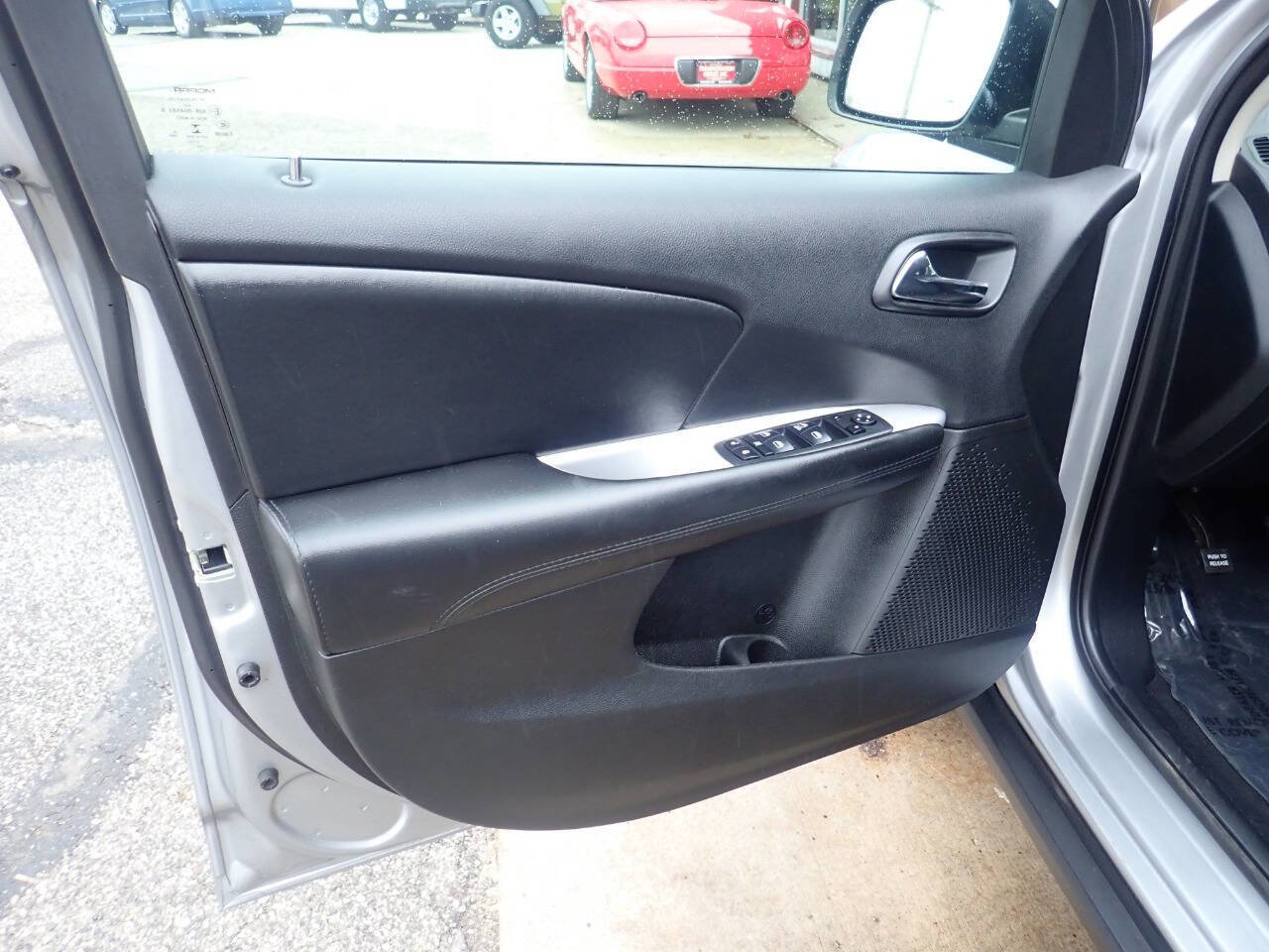 Used 2018 Dodge Journey SE image 9