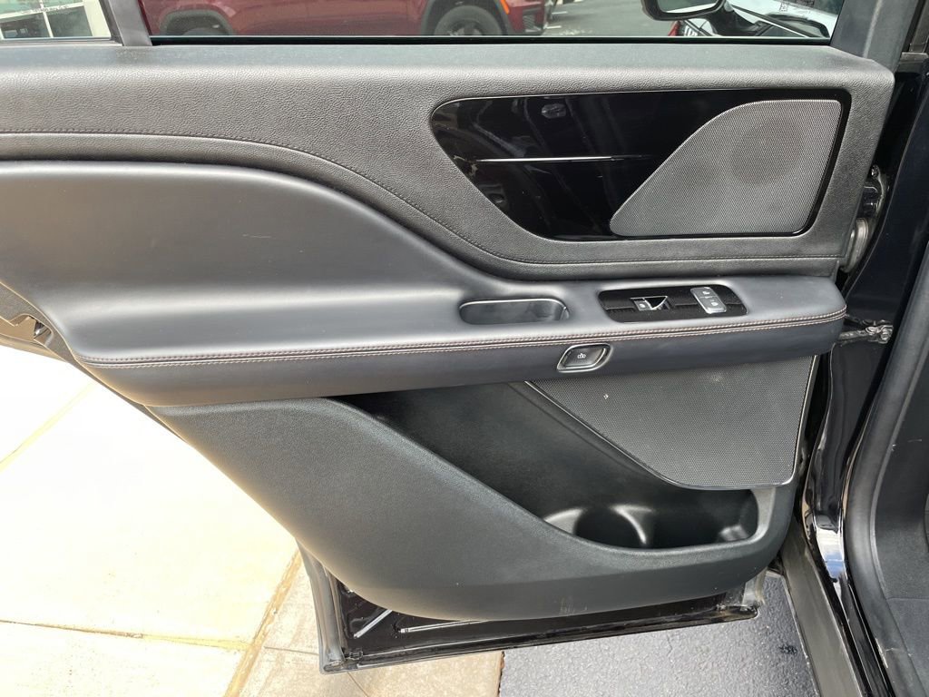 Used 2023 Lincoln Aviator AWD image 22