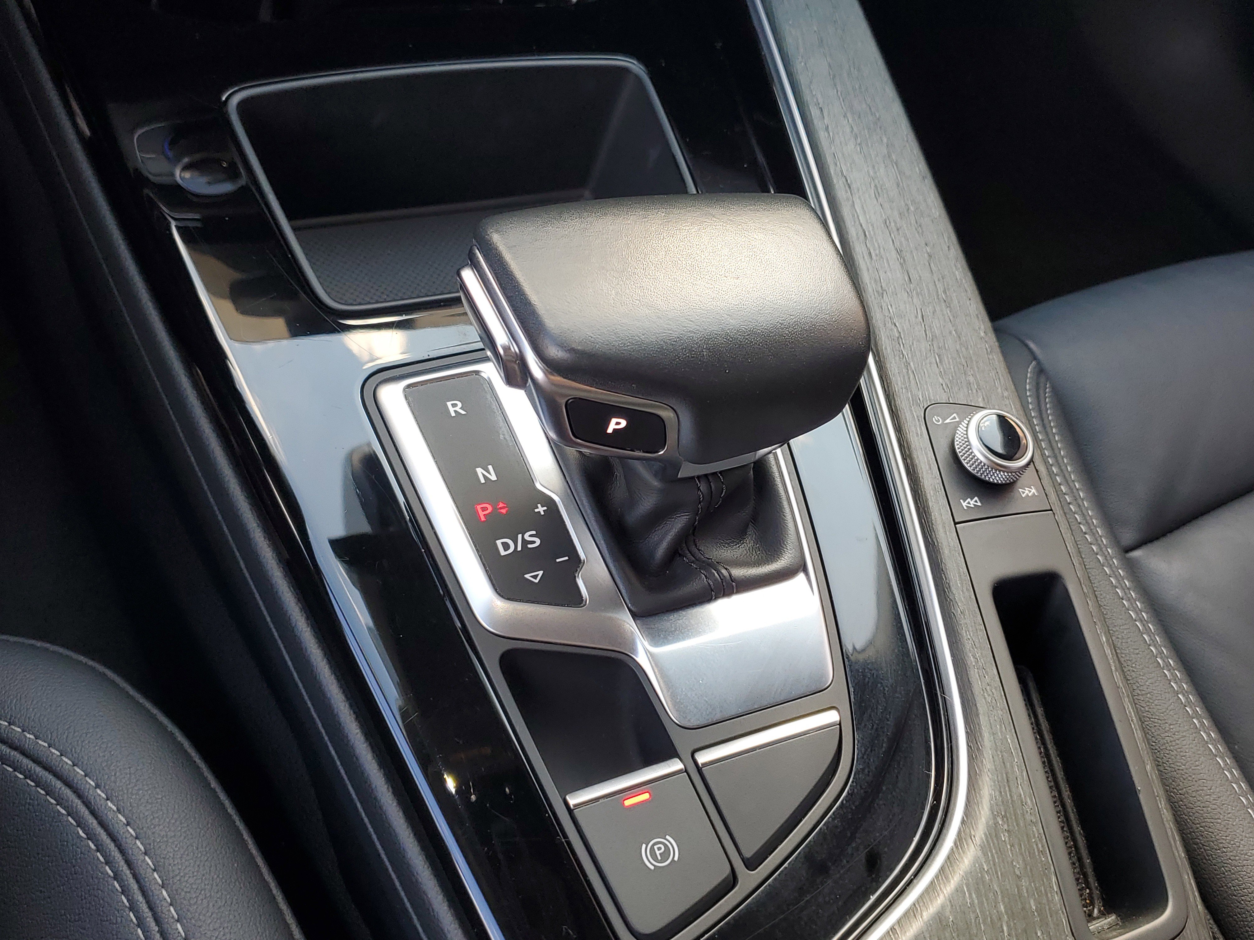 Used 2020 Audi A4 2.0T Premium w/ Convenience Package image 25