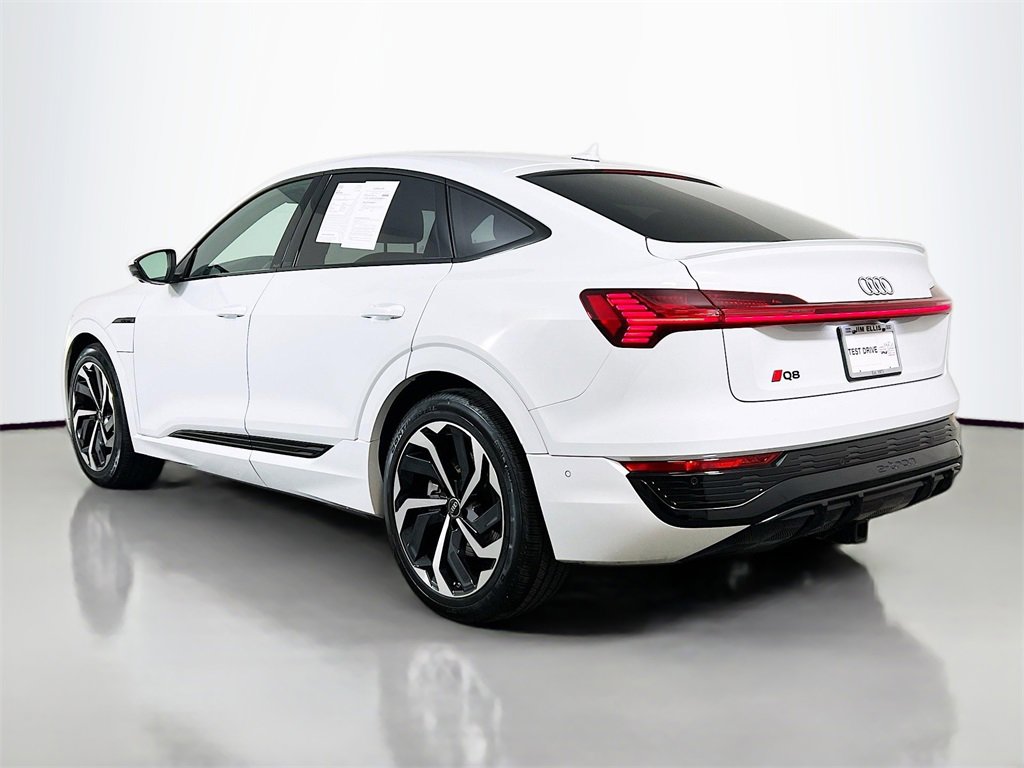 Used 2024 Audi Q8 e-tron Prestige image 5