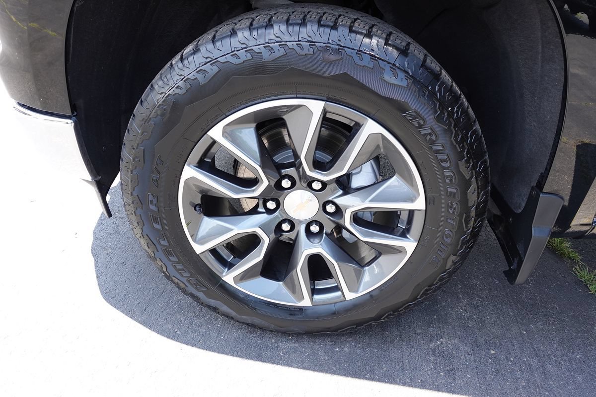 Used 2024 Chevrolet Silverado 1500 LT AWD/4WD image 52