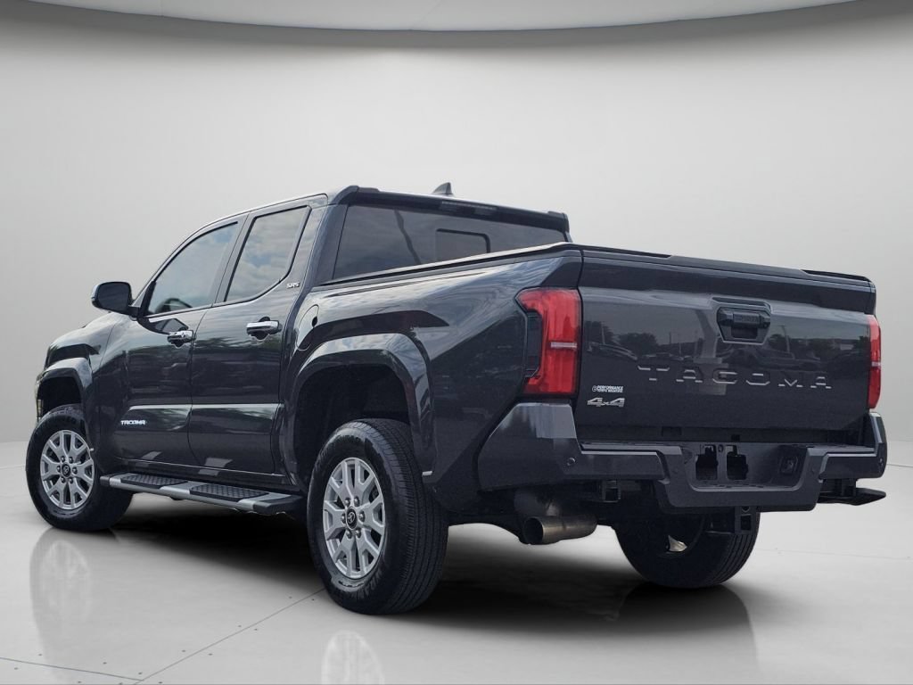 Used 2025 Toyota Tacoma SR5 AWD/4WD image 25