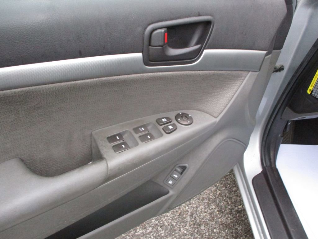 Used 2010 Hyundai Sonata GLS image 7