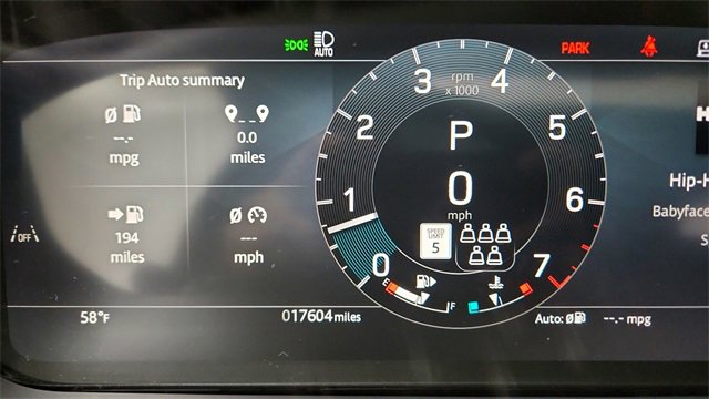 Used 2024 Land Rover Discovery Dynamic SE image 42