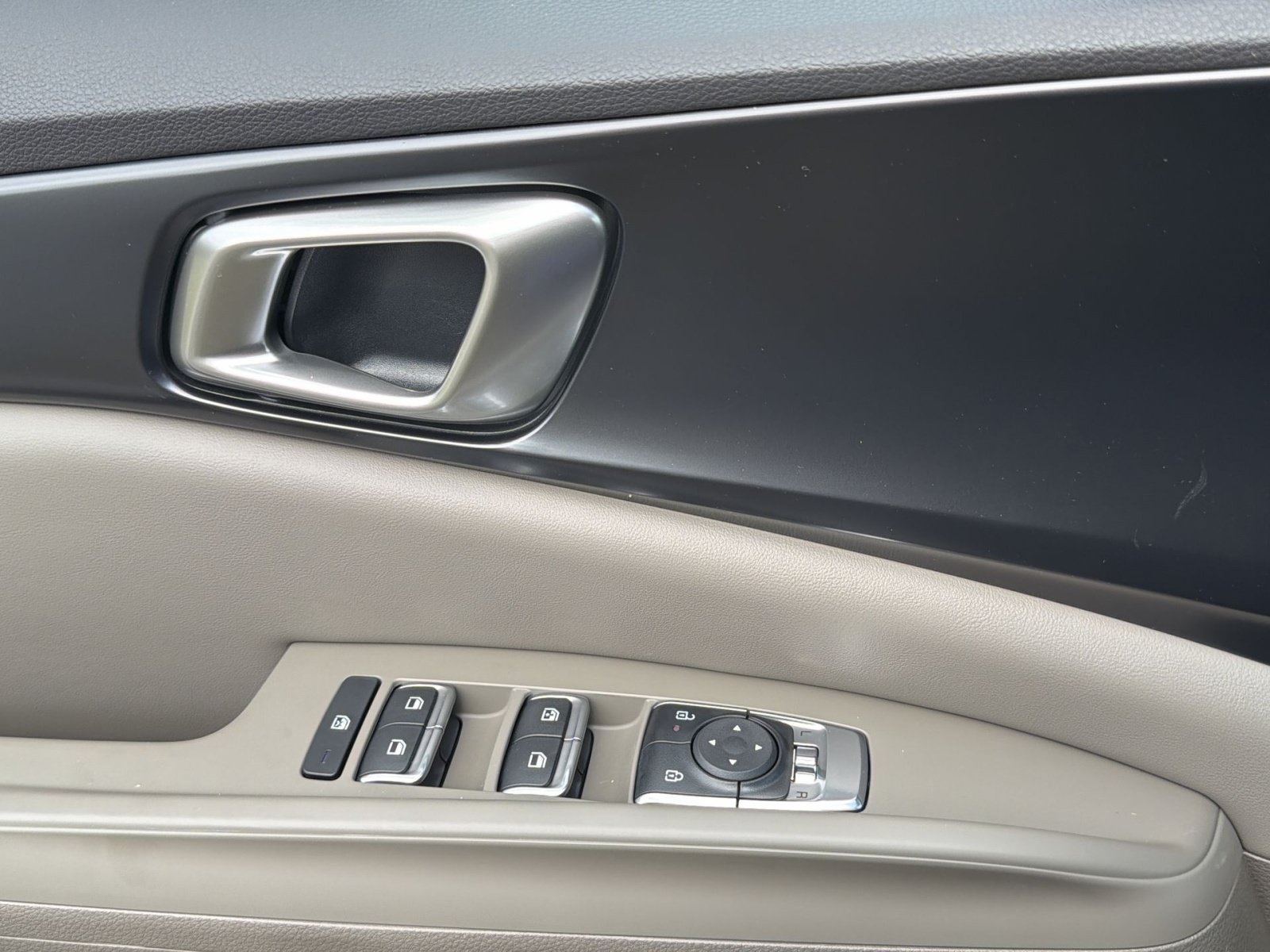 New 2026 Kia Carnival FWD image 43