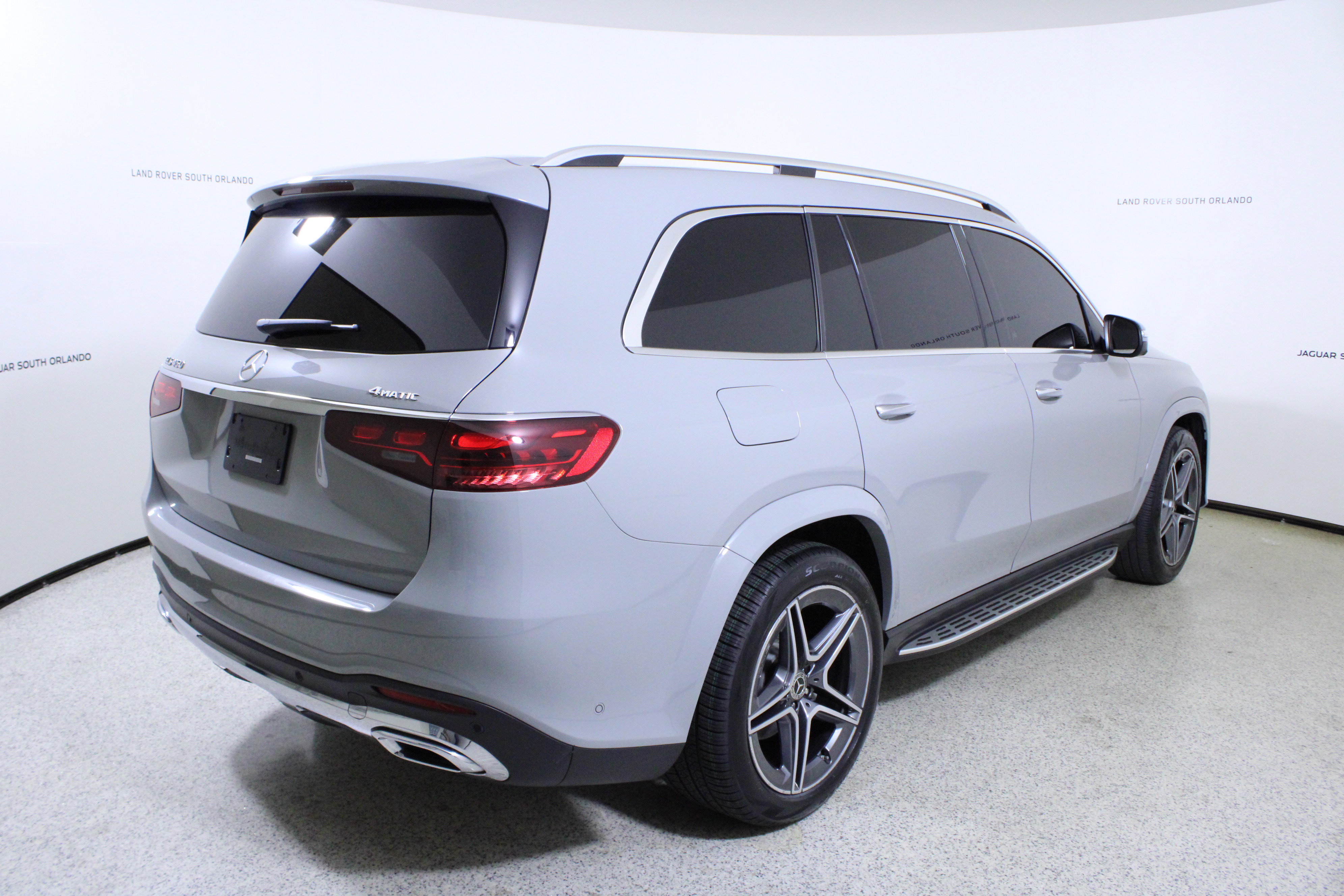 Used 2024 Mercedes-Benz GLS 450 4MATIC image 7