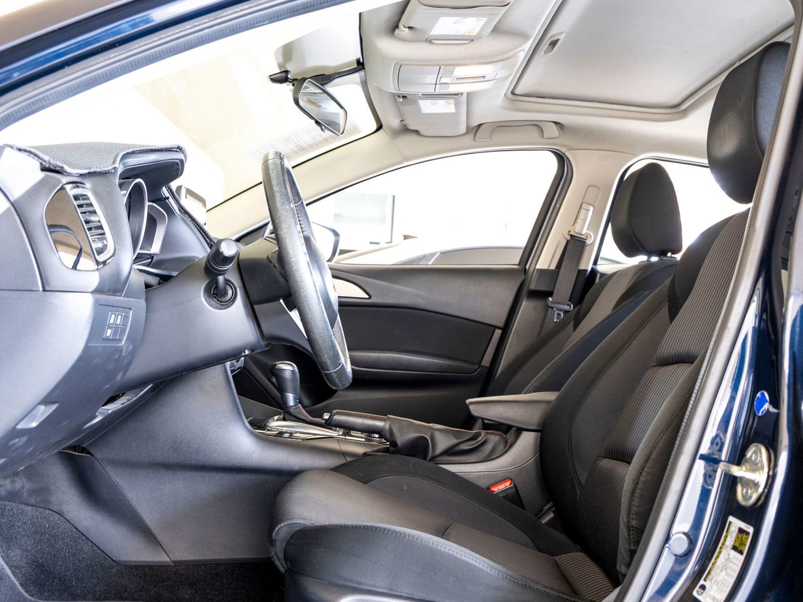 Used 2016 MAZDA MAZDA3 i Touring FWD image 16