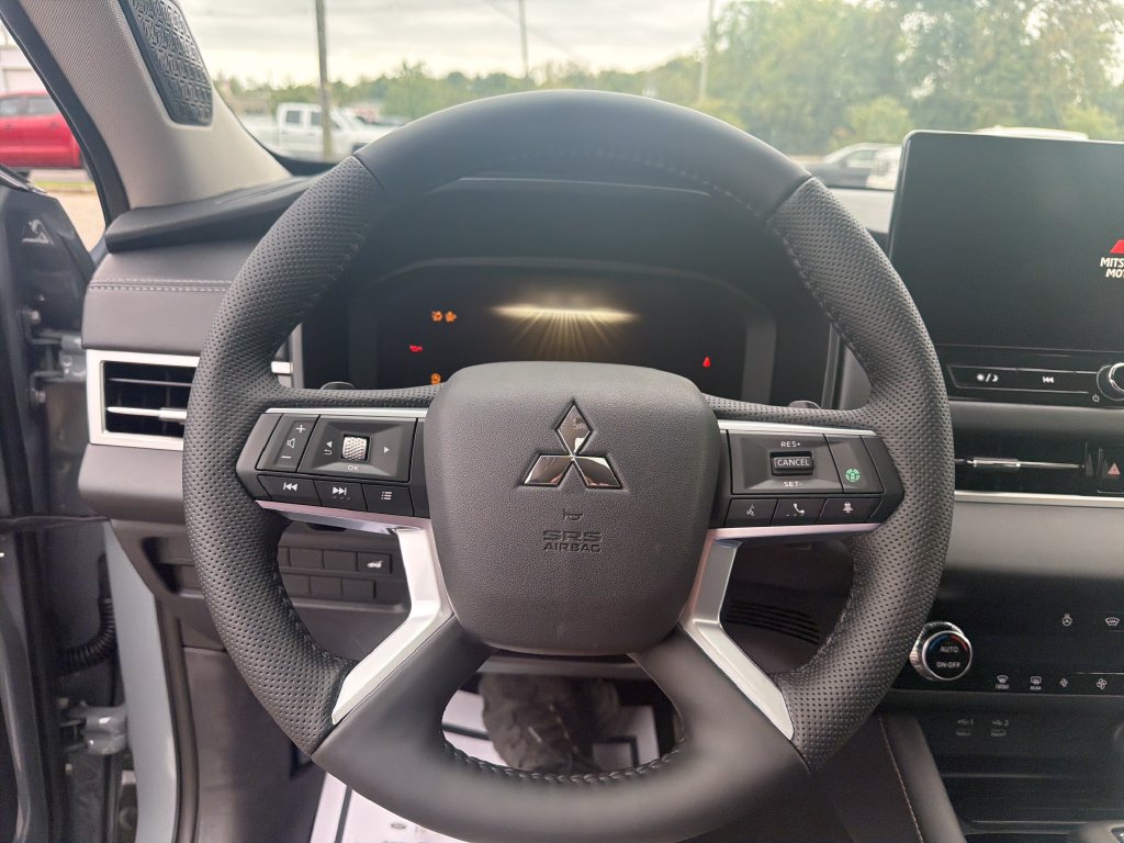New 2026 Mitsubishi Outlander SE AWD/4WD image 17
