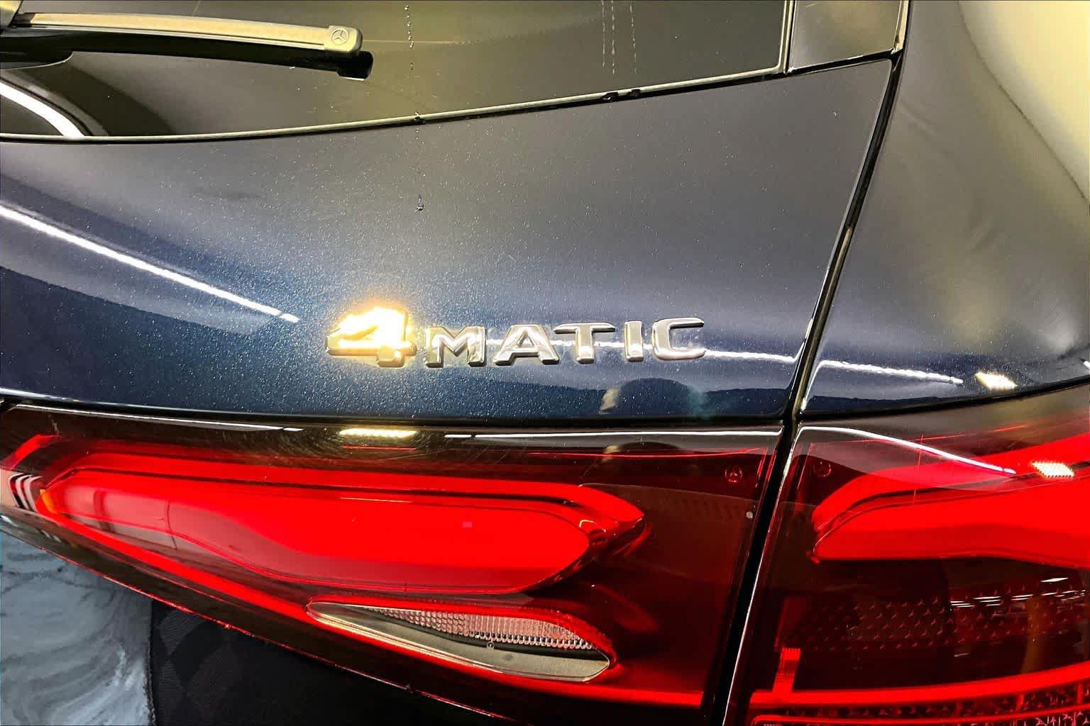 Used 2024 Mercedes-Benz GLC 300 4MATIC image 10