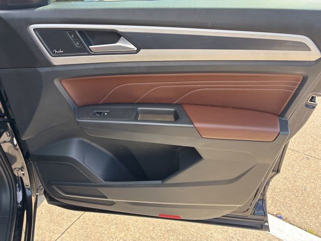 Used 2022 Volkswagen Atlas SEL Premium image 13