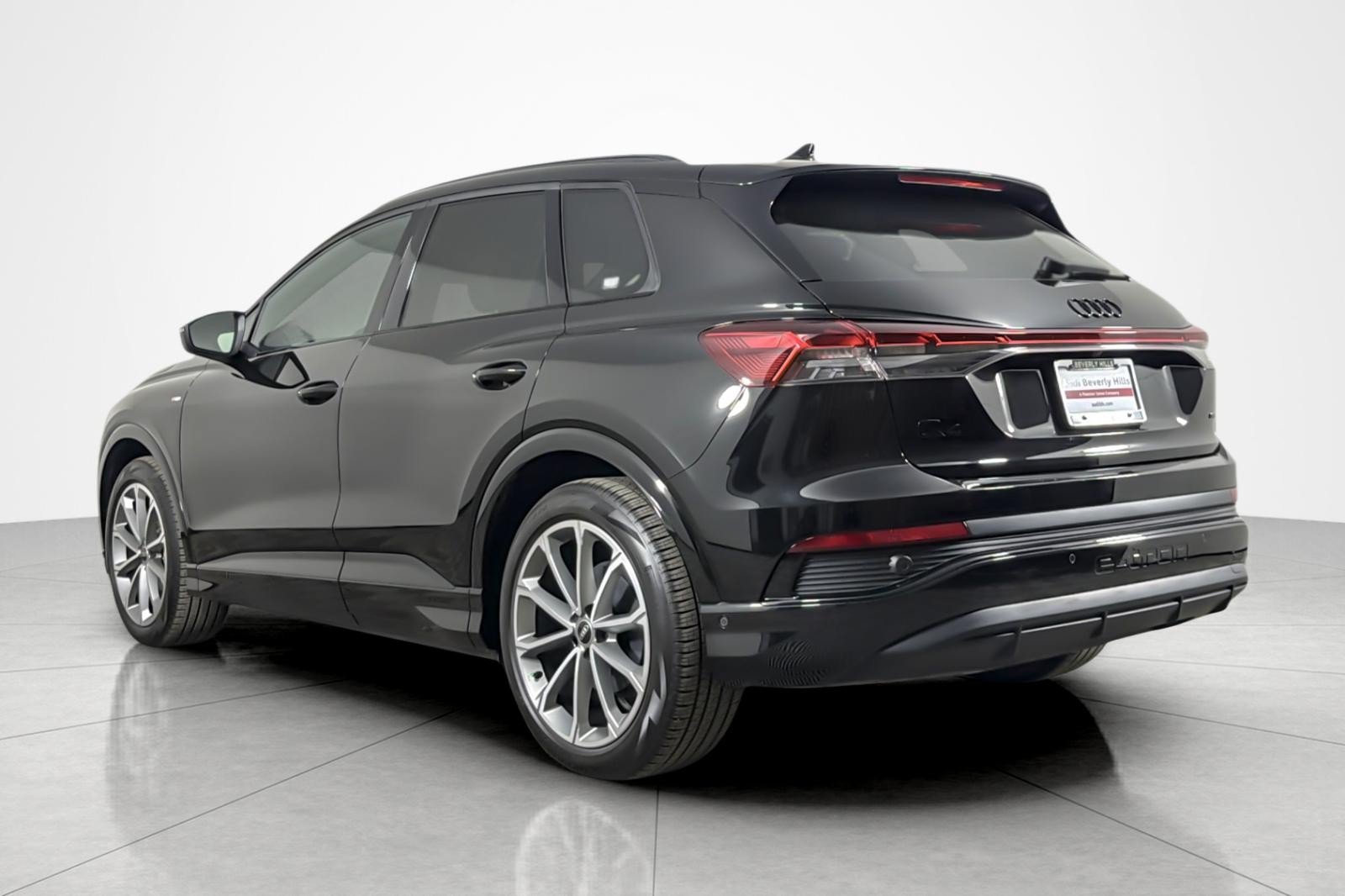 Used 2026 Audi Q4 e-tron Premium Plus w/ Premium Plus AWD/4WD image 3
