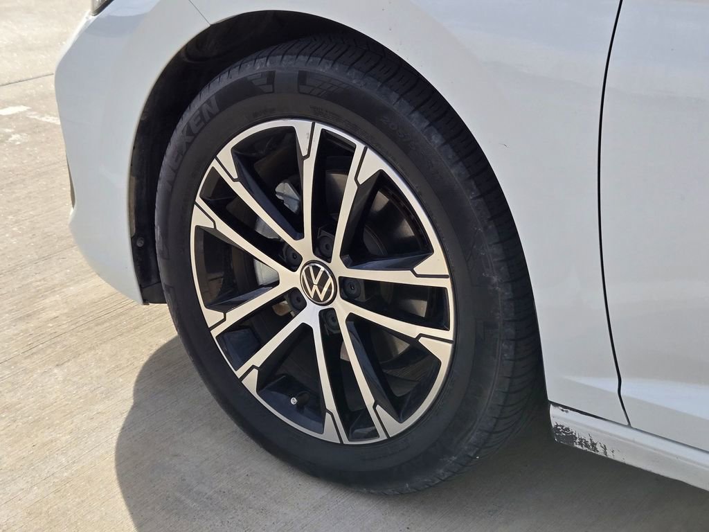 Used 2022 Volkswagen Jetta Sport image 17
