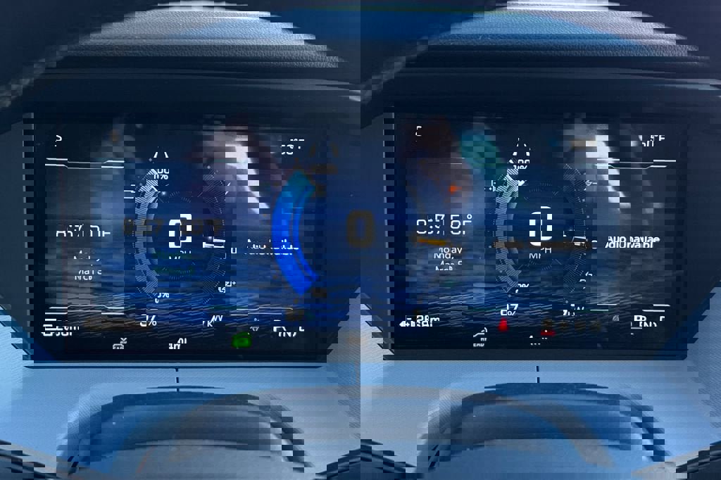 New 2027 Chevrolet Bolt LT w/ Comfort Package image 24