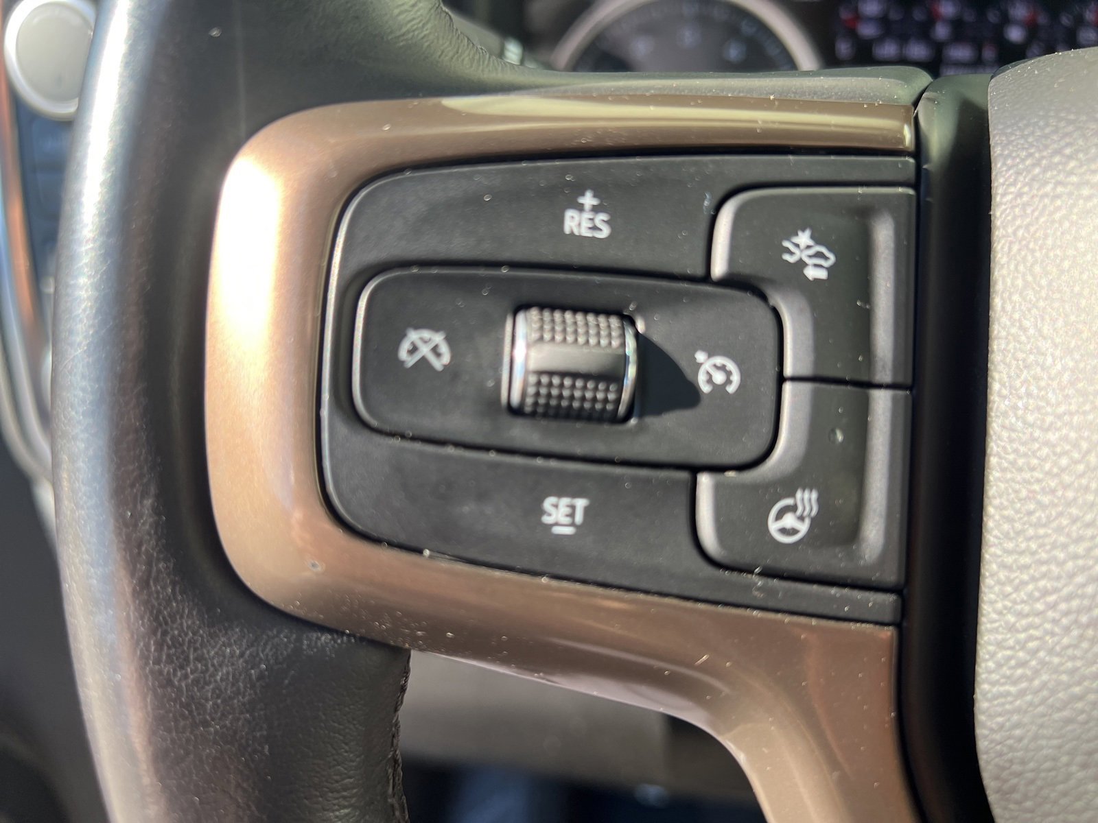 Used 2019 Chevrolet Silverado 1500 High Country w/ Technology Package image 18