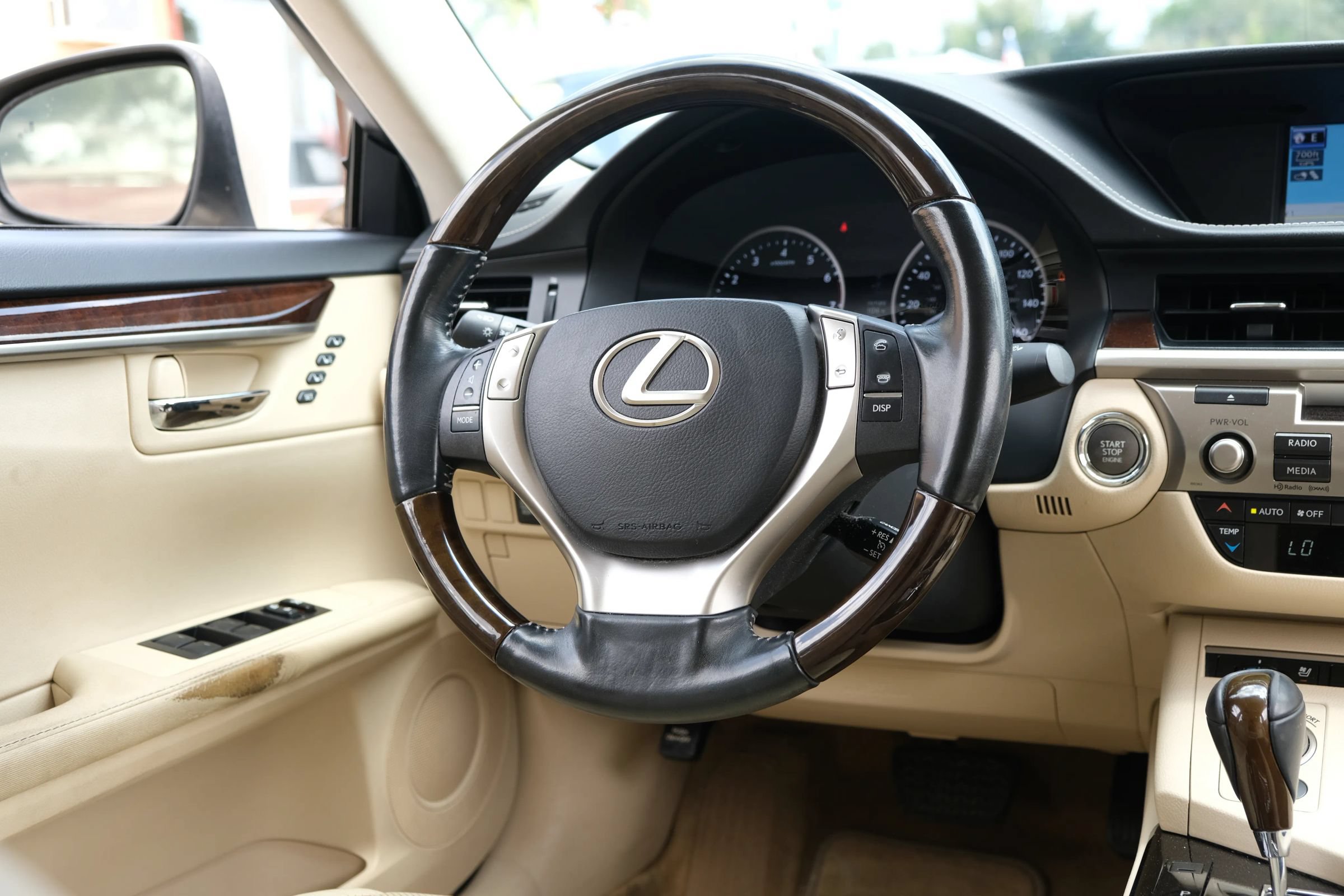 Used 2014 Lexus ES 350 w/ Luxury Package FWD image 26