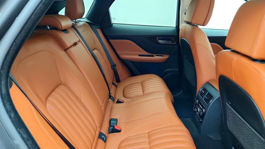 Used 2018 Jaguar F-PACE Portfolio AWD/4WD image 24