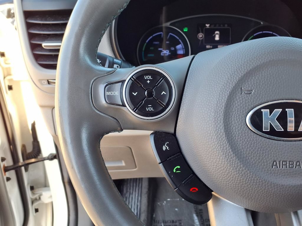 Used 2015 Kia Soul EV + FWD image 14