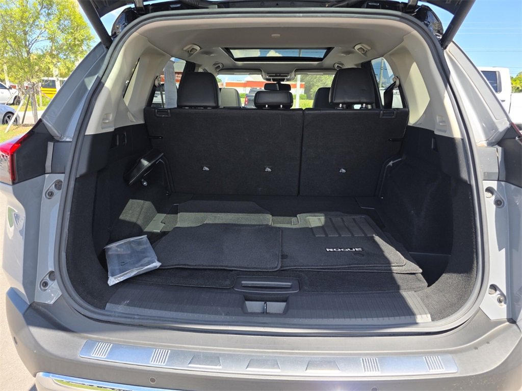 Used 2022 Nissan Rogue Platinum w/ Head-Up Display Package image 15